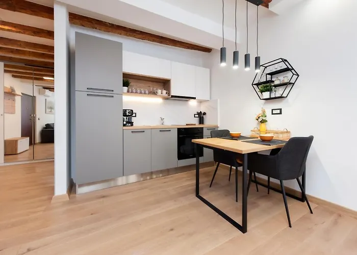 Comfort Carera By Irundo Ρόβινι