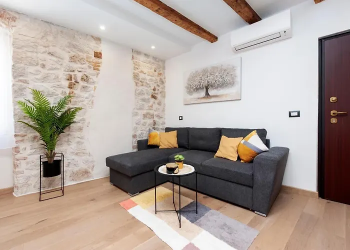 Comfort Carera By Irundo Ρόβινι